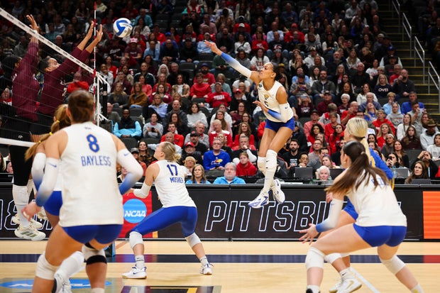NCAA Division I Women's Volleyball Championships - Semifinals 