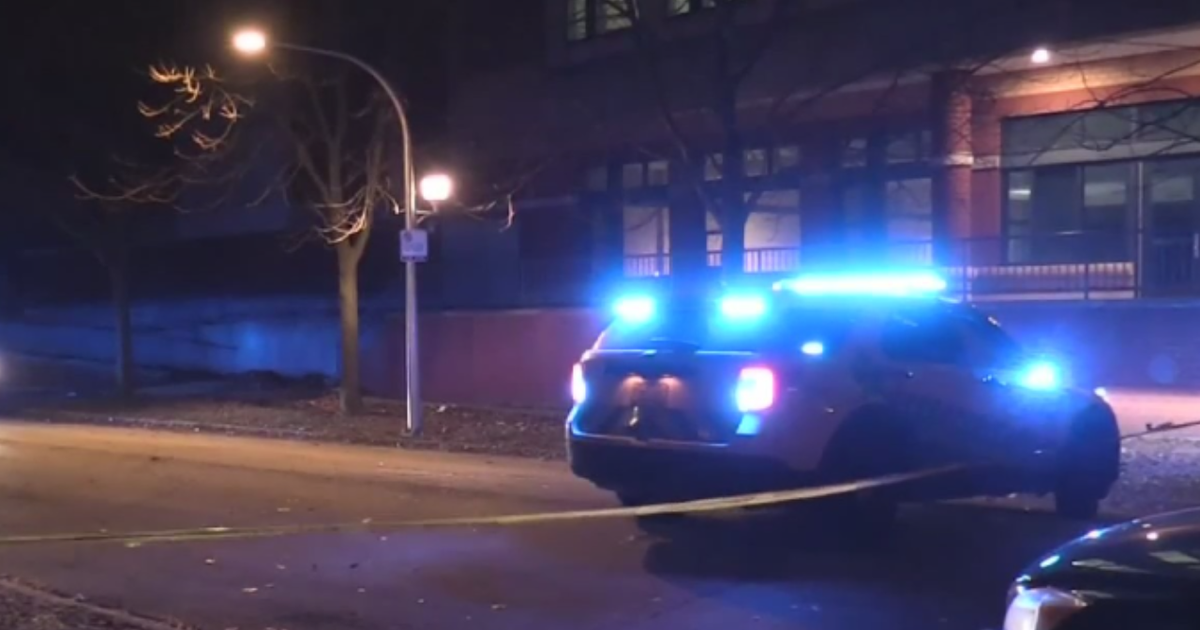 Man, two women injured after shots fired into car on Chicago's West Side