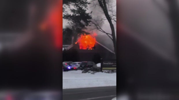 10p-vo-eagan-church-fire-wcco9fln.jpg