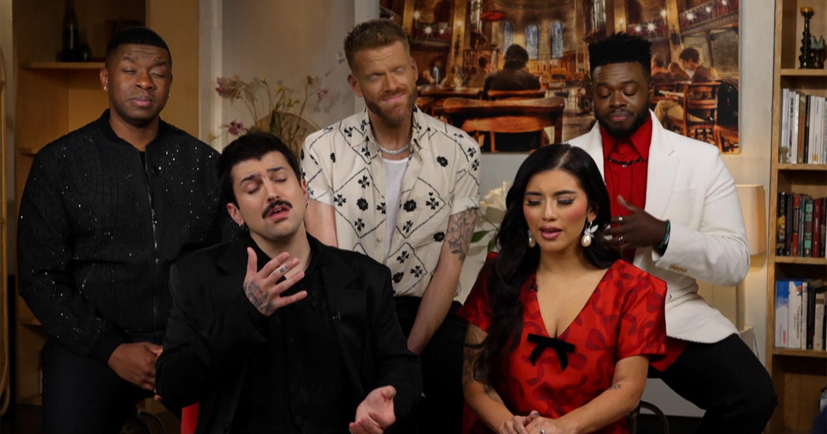 Pentatonix sings "Christmas Time Is Here"