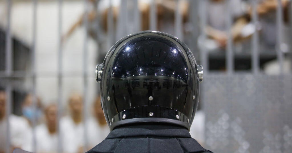 Повече от 240 членове на прословутата банда Mara Salvatrucha или