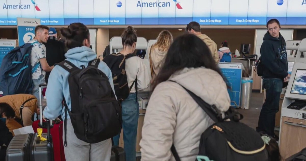 Airlines expect nearly 2.9 million people a day during holiday travel