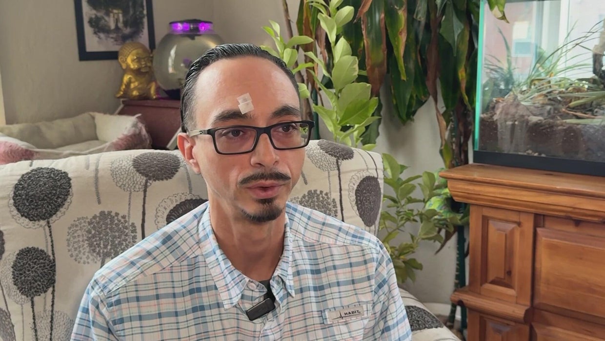 Colorado man says on-duty mailman was 