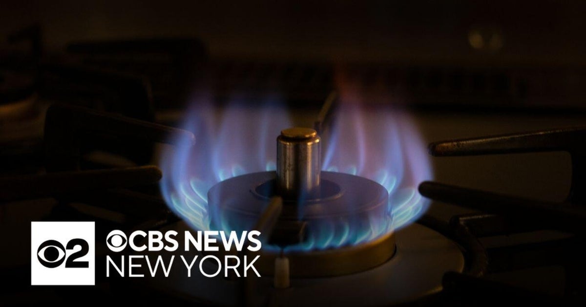 Bronx residents left without gas for months - CBS New York