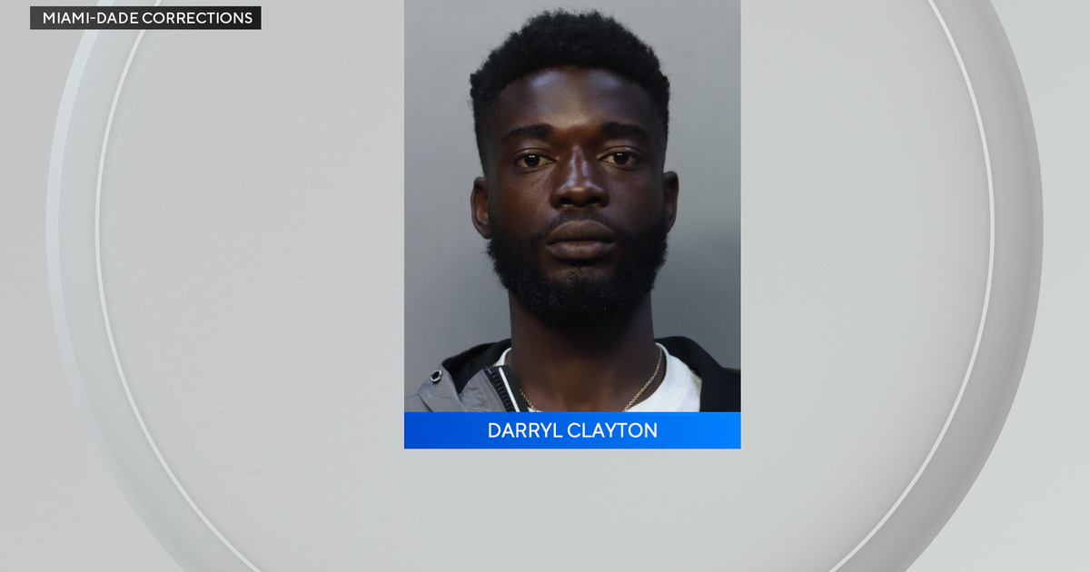 Man charged after caught on camera stealing suitcases at Miami International Airport, deputies say