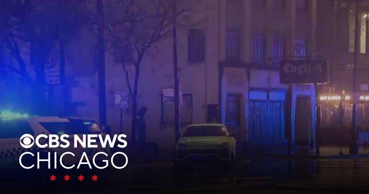 Man dead, 3 others wounded in mass shooting in Chicago's River North ...