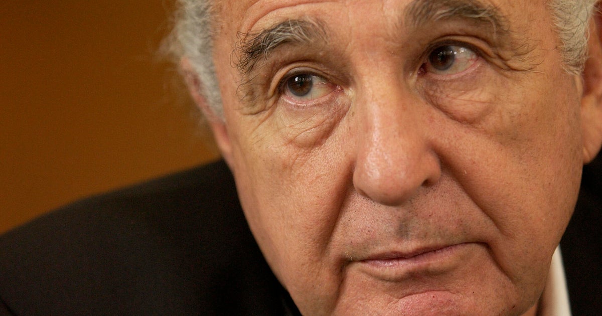 Бившият сенатор Бен Найтхорс Кембъл вожд на племето Северни Шайени