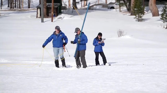 california-snowpack-survey-123025.jpg 