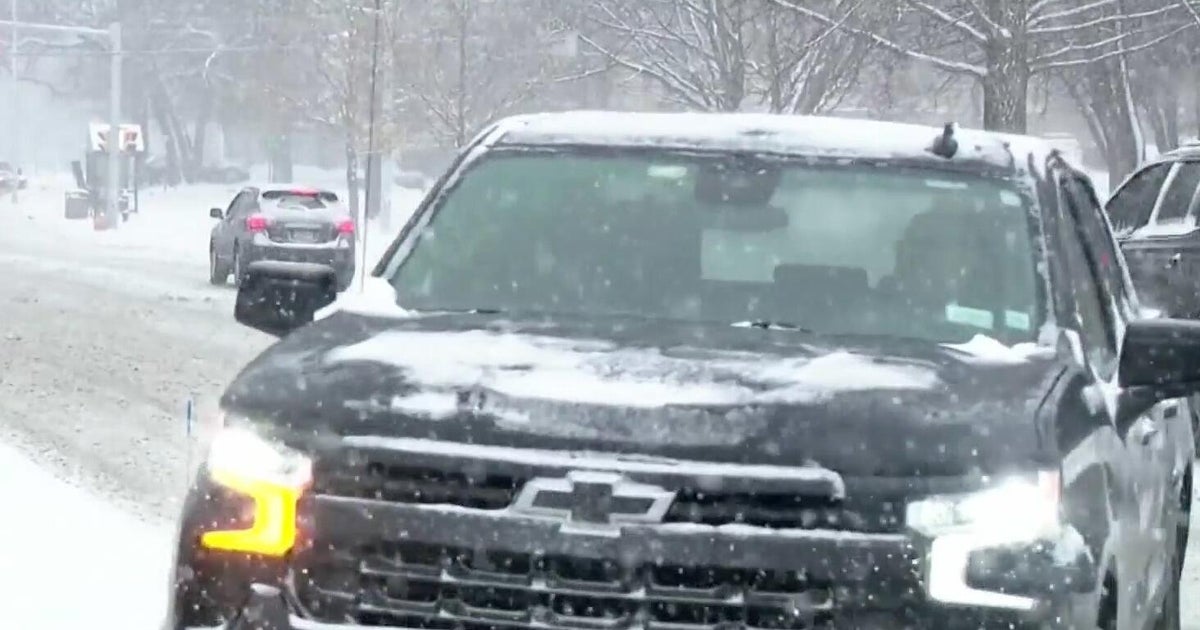 Winter blast hits much of U.S., bringing snow and ice