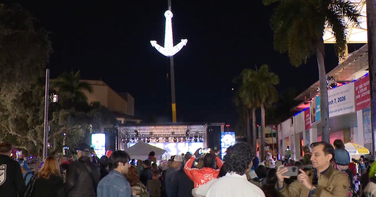 Chilly temperatures don’t stop New Year’s Eve celebrations across South Florida