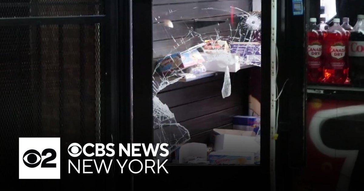 24-year-old man shot inside Bronx bodega, police say - CBS New York