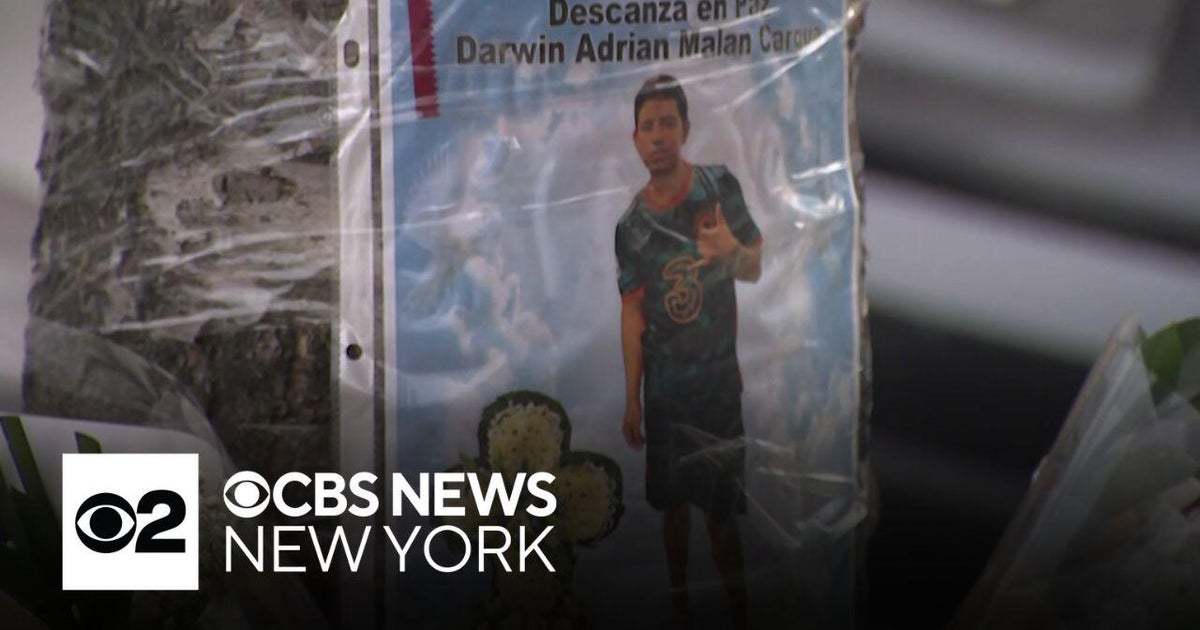 Driver sought in deadly Queens hit-and-run - CBS New York