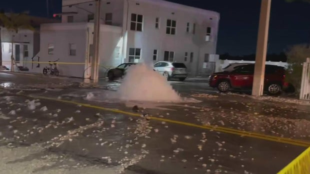 cbsmiami-hollywood-water-main-break-1.jpg 