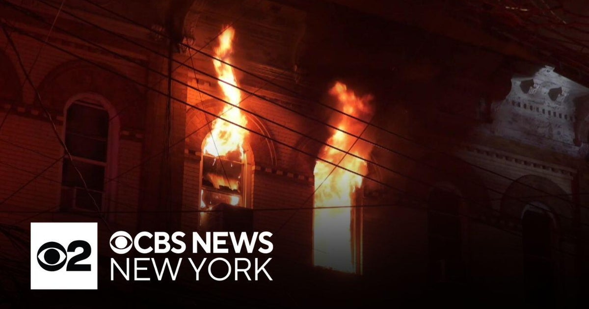 2 firefighters seriously injured in Queens fire - CBS New York