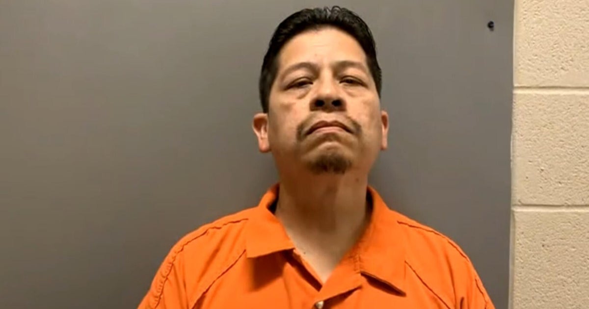 Trial begins for former cop accused of failing to protect kids during Uvalde shooting