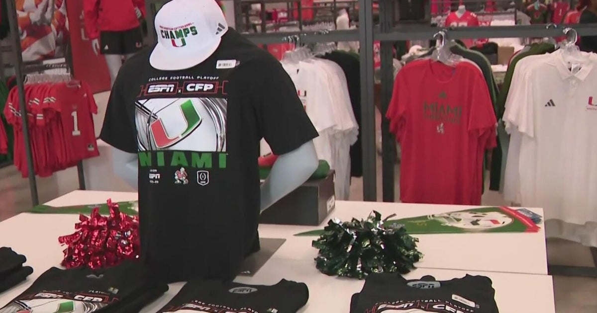 University of Miami fans grabbing team merch ahead of Fiesta Bowl