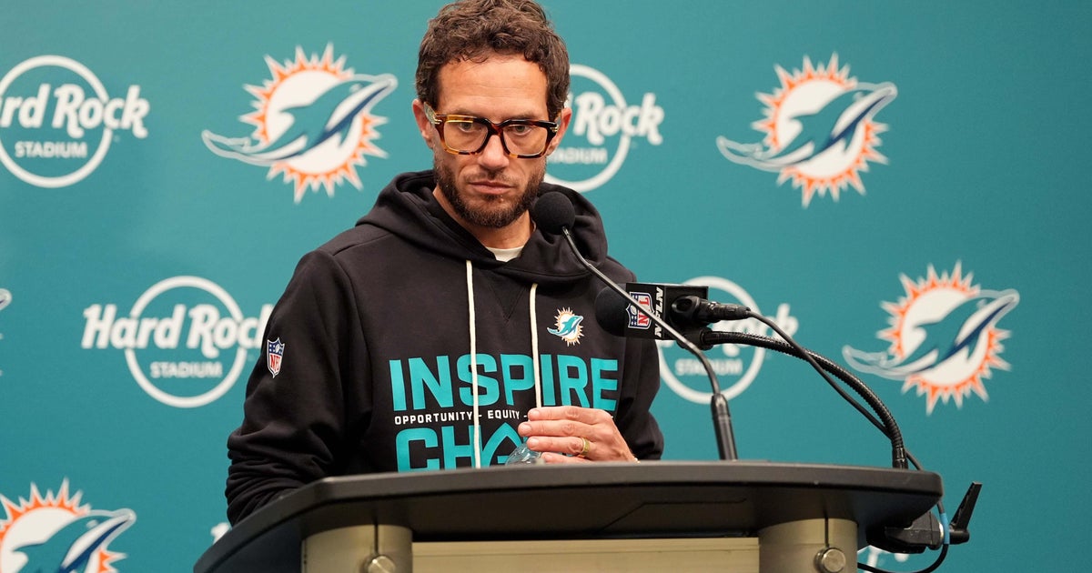 Miami Dolphins fire head coach Mike McDaniel after finishing 7-10 for 2025 NFL season