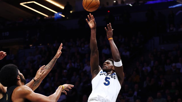 Cleveland Cavaliers v Minnesota TImberwolves 