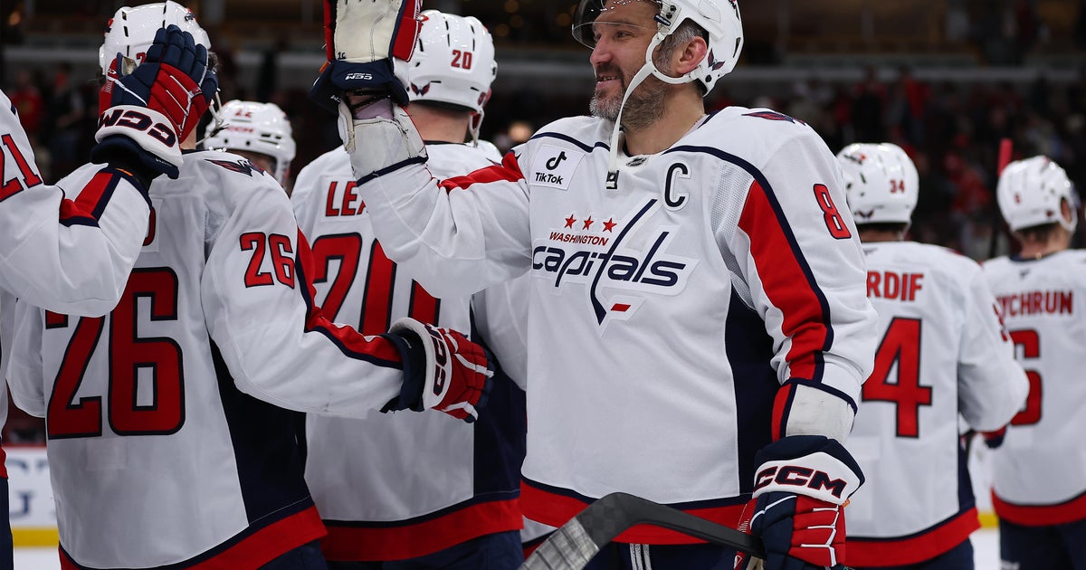 McMichael and Ovechkin score as the Capitals beat the depleted Blackhawks 5-1