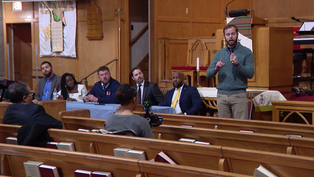 illinois-democratic-senate-candidate-forum.png 