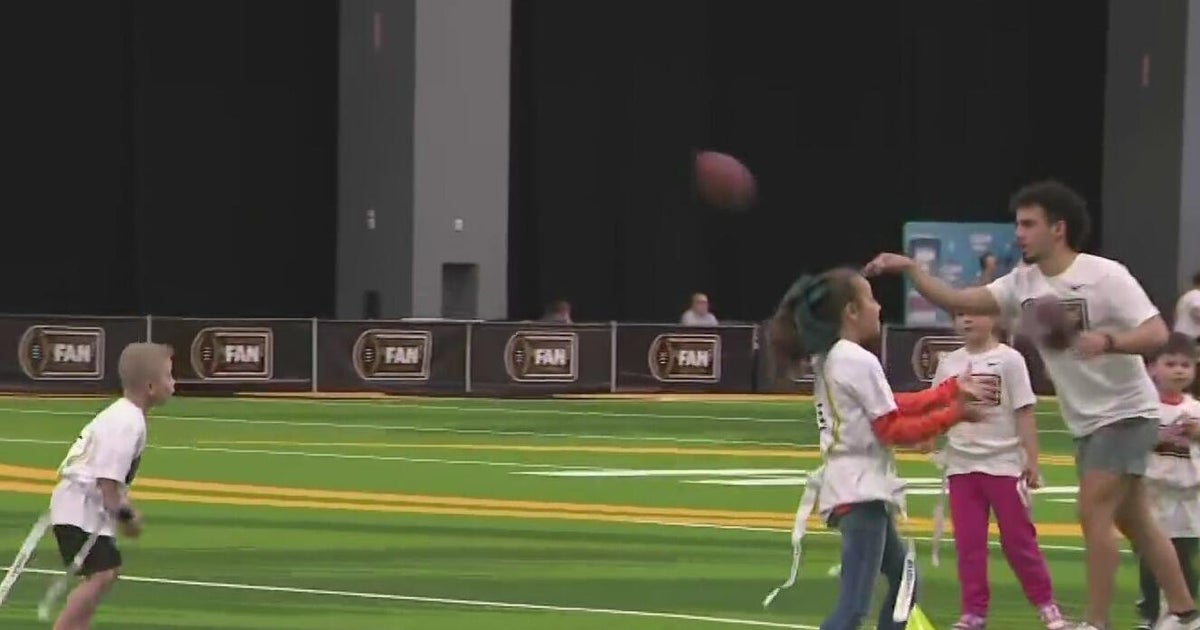 Fans pack Miami Beach’s Fan Central for a free, family‑friendly pregame celebration