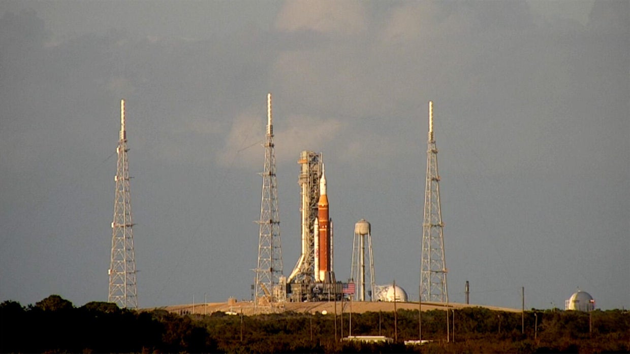 NASA hauls Artemis II moon rocket to launch pad for February flight ...
