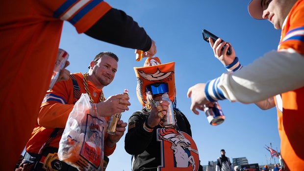 Broncos vs Bills tailgating