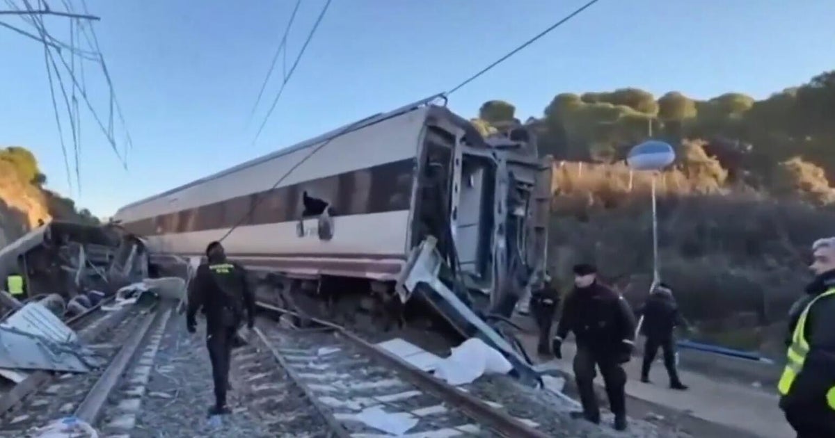 Spain train derailment death toll climbs