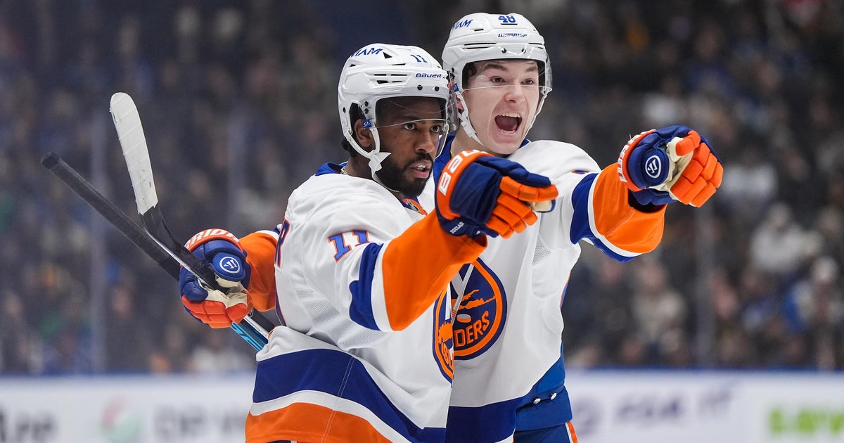 New York Islanders beat Vancouver Canucks 4-3