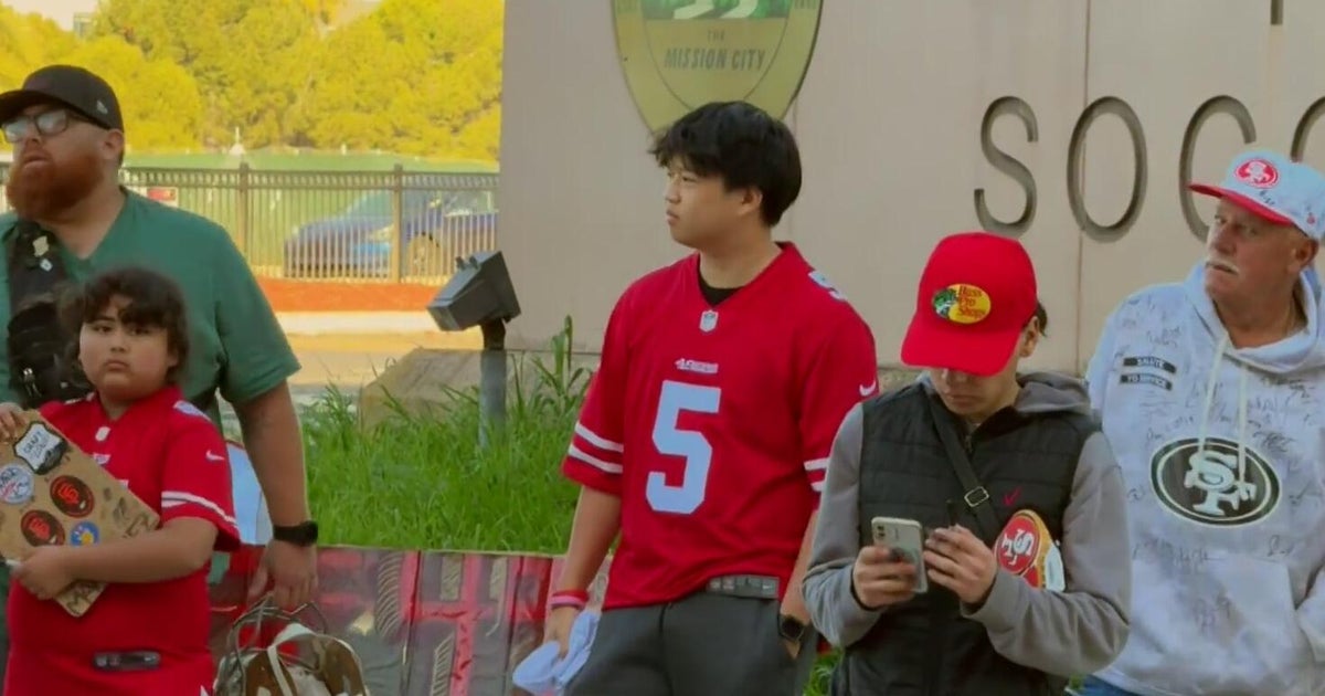 San Francisco 49ers fans show up to support players as they head out for the offseason