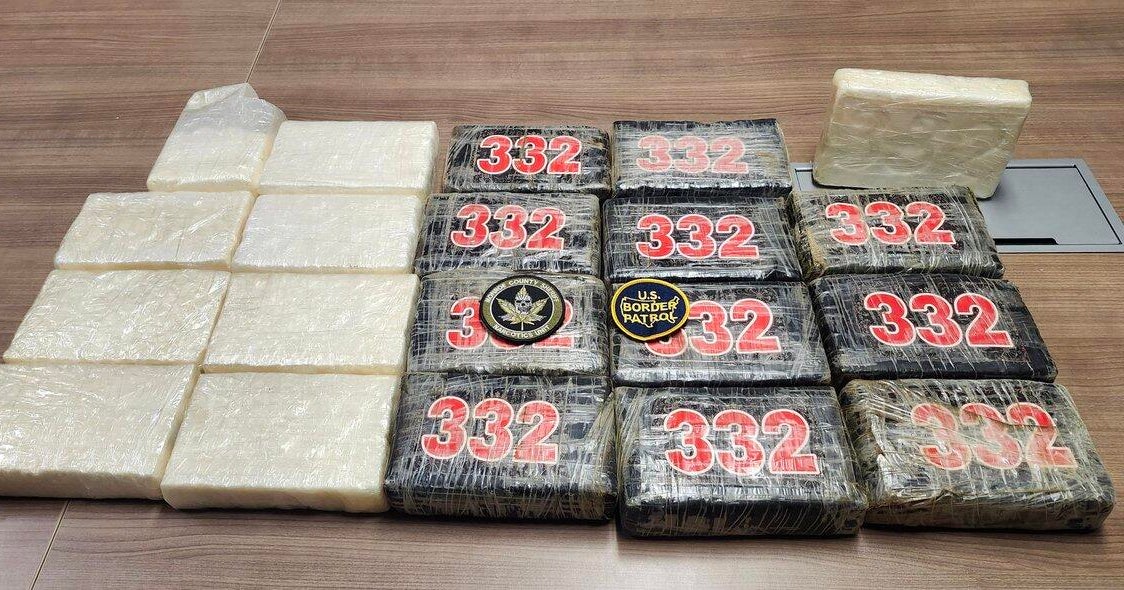 Капитанът на лодка от Флорида Кийс се е опитал да продаде кокаин, намерен в морето, на детективи под прикритие, казва офисът на шерифа