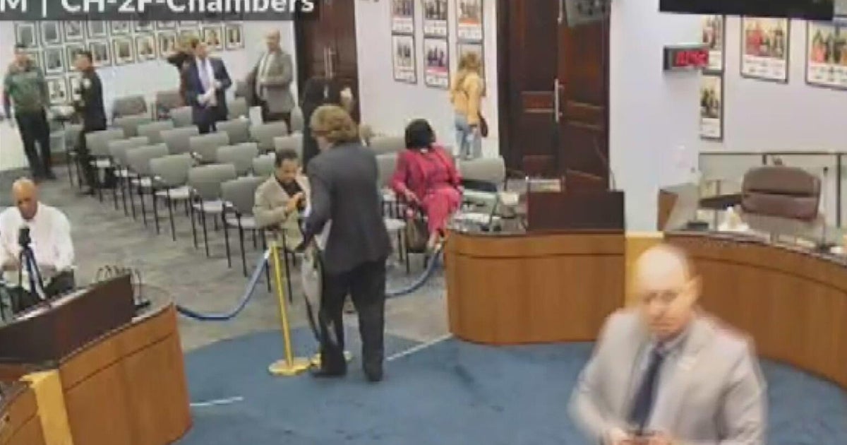 Police actively reviewing North Miami Beach mayor's threat claims - CBS ...