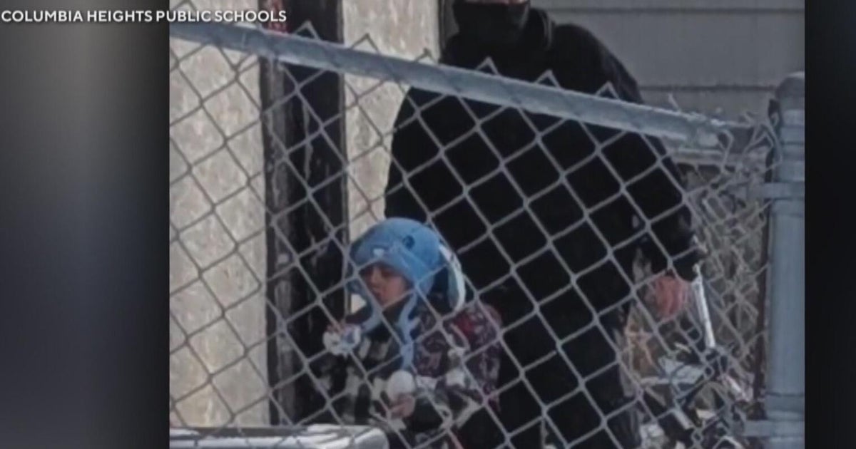 ICE agents detain father and 5-year-old boy in Minnesota - CBS Detroit