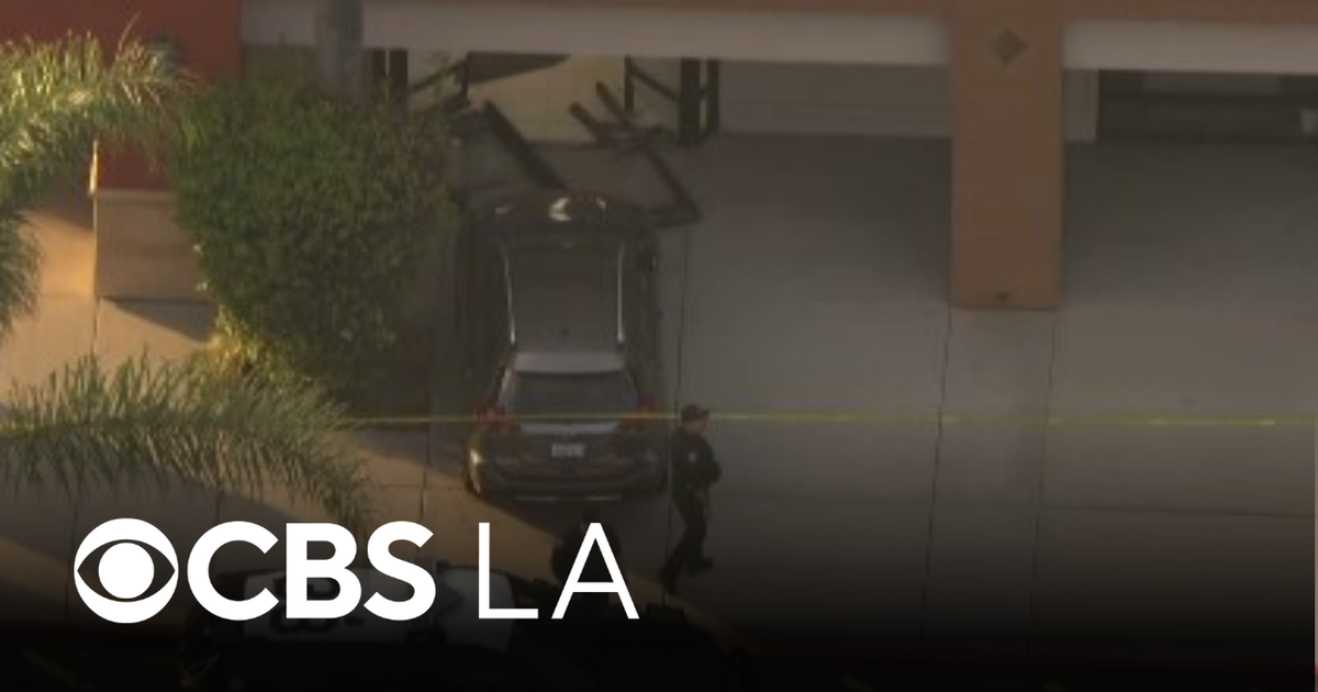 Burglars ram SUV into Anaheim jewelry store before crashing two getaway ...
