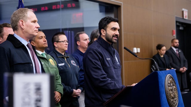 NYC Braces For Winter Storm To Bring Nearly A Foot Of Snow 