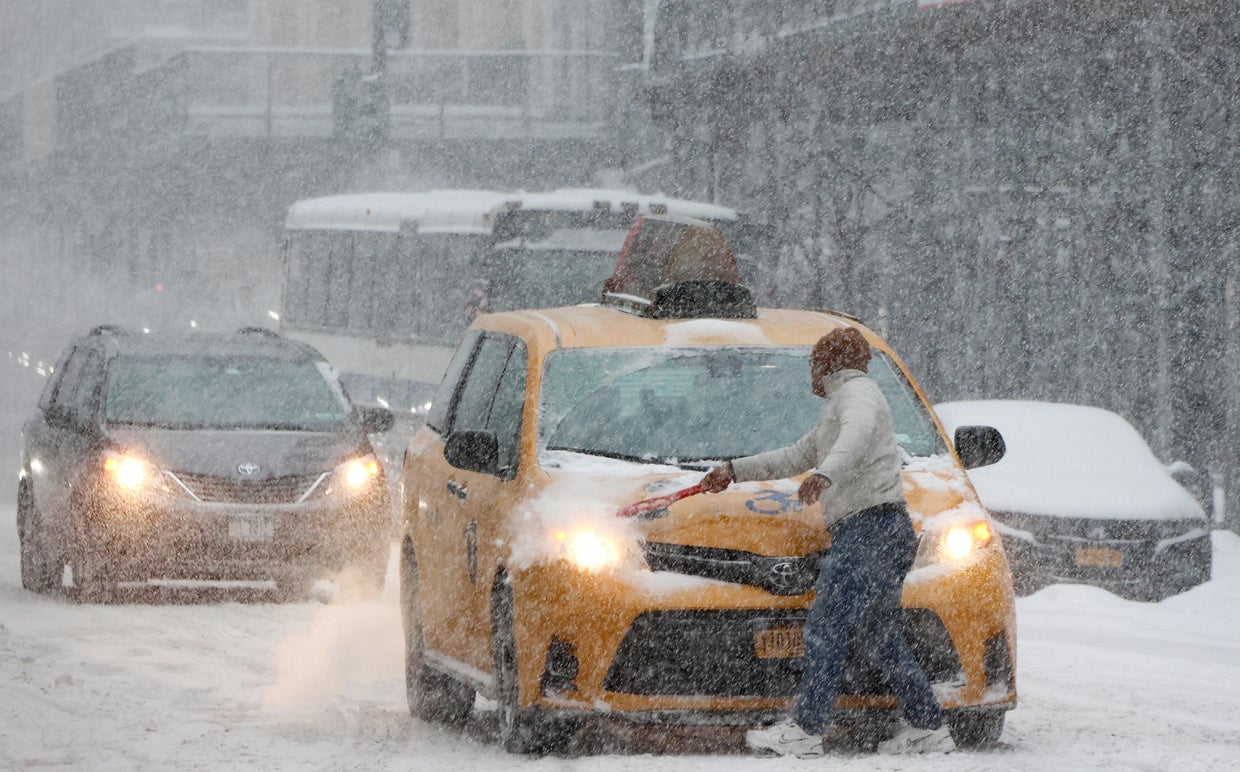 Dangerous winter storm arrives in NYC, Tri-State Area with heavy snow ...
