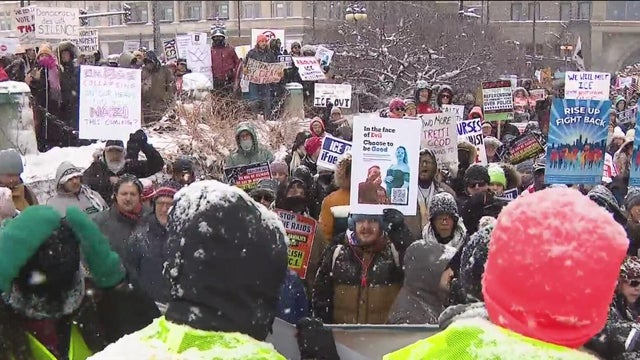 Chicago protests in Loop for Alex Pretti 