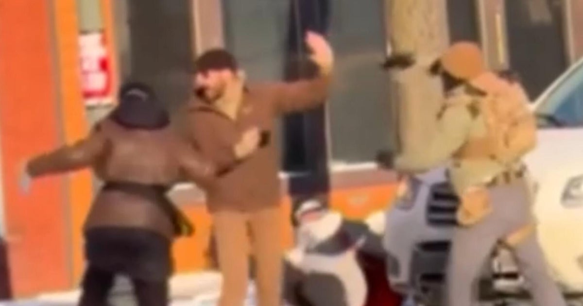 Witness videos show Border Patrol interaction with Alex Pretti moment by moment