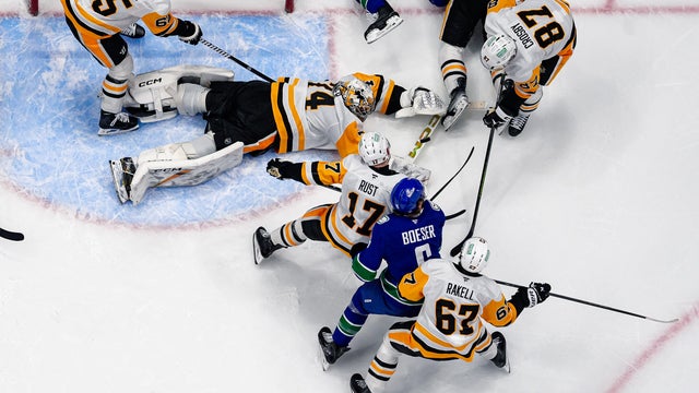 Pittsburgh Penguins v Vancouver Canucks 