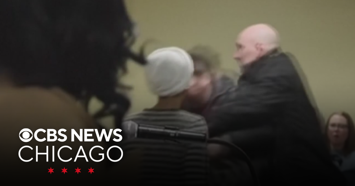 Man charged after spraying unknown substance on Rep. Ilhan Omar - CBS ...