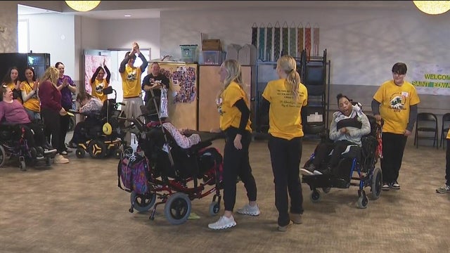 Wave of service day in Elgin 