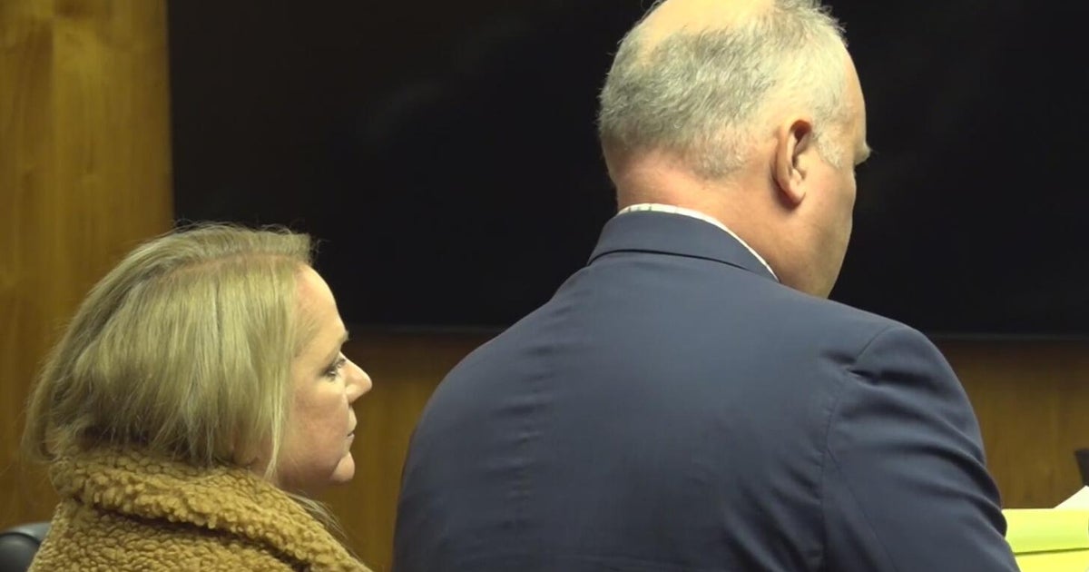 Michigan mother pleads guilty to misusing hockey team funds