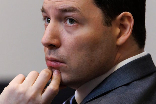 二重殺人容疑で起訴された夫、オペアとの関係にもかかわらず妻殺害を計画していないと証言