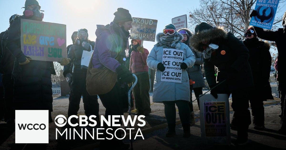 Faith leaders protest prosecution of ICE observers at Whipple building ...