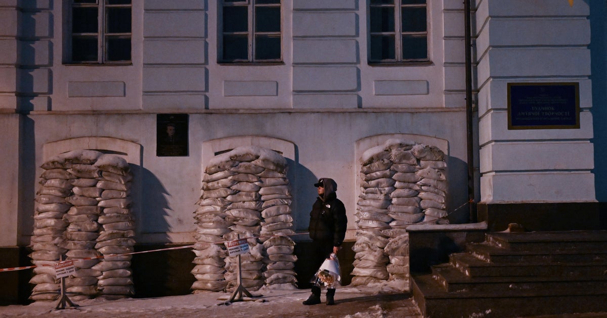 Киев — Украинците се събудиха в петък сутринта за познат военен