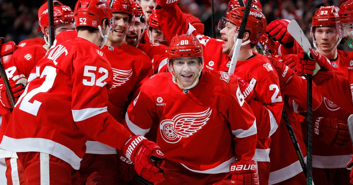 Kane passes Modano for most points by U.S.-born player in Red Wings' loss