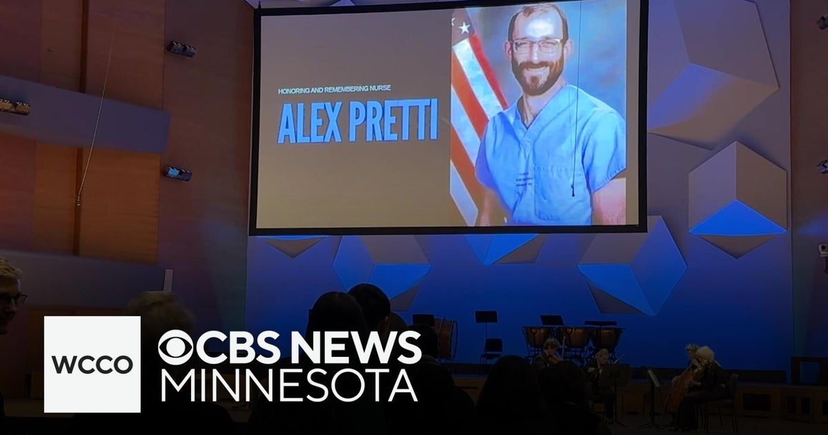 Health care workers hold vigil for Alex Pretti