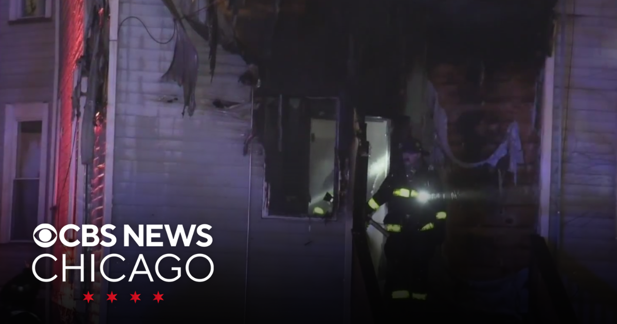 Firefighters battle blaze in Chicago's Englewood neighborhood - CBS Chicago