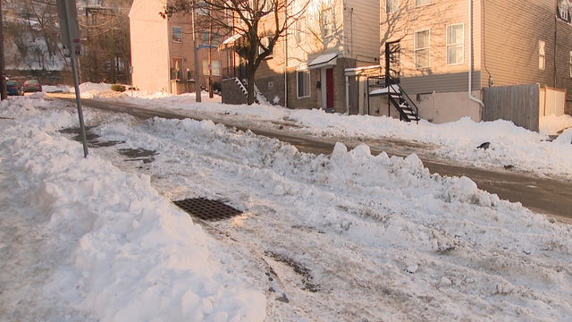 kdka-pittsburgh-south-side-snow-piles.png 