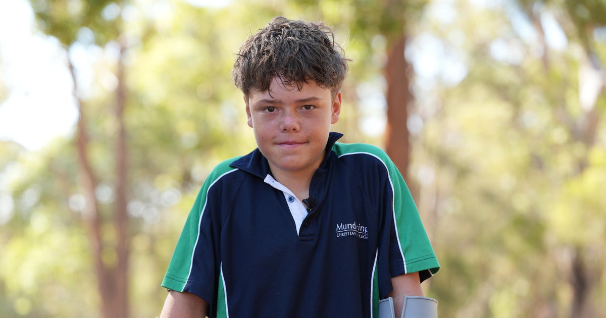 Момче преплува 2,5 мили, за да спаси майка си, братя и сестри, отнесени в морето: „Свръхчовек“